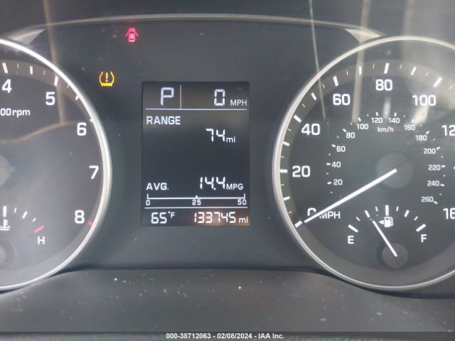 Photo 6 VIN: 5NPD84LF2HH160963 - HYUNDAI ELANTRA 