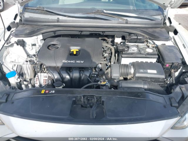 Photo 9 VIN: 5NPD84LF2HH160963 - HYUNDAI ELANTRA 