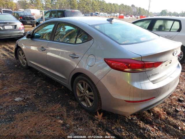 Photo 2 VIN: 5NPD84LF2HH175902 - HYUNDAI ELANTRA 