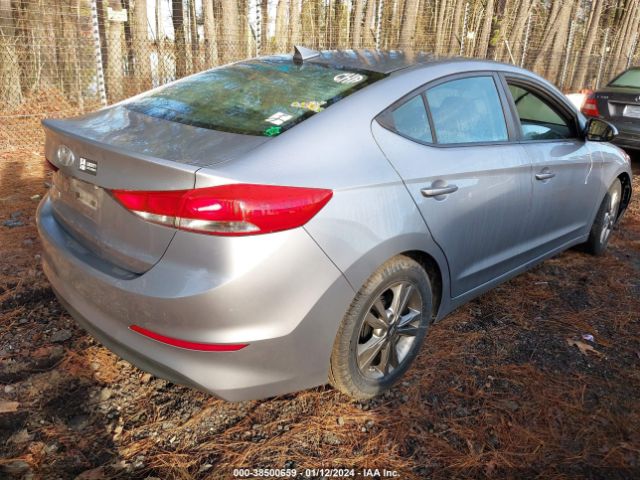 Photo 3 VIN: 5NPD84LF2HH175902 - HYUNDAI ELANTRA 