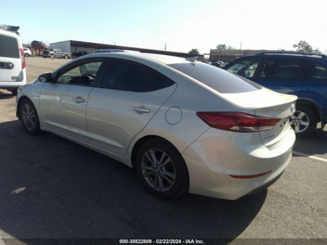 Photo 2 VIN: 5NPD84LF2HH195034 - HYUNDAI ELANTRA 