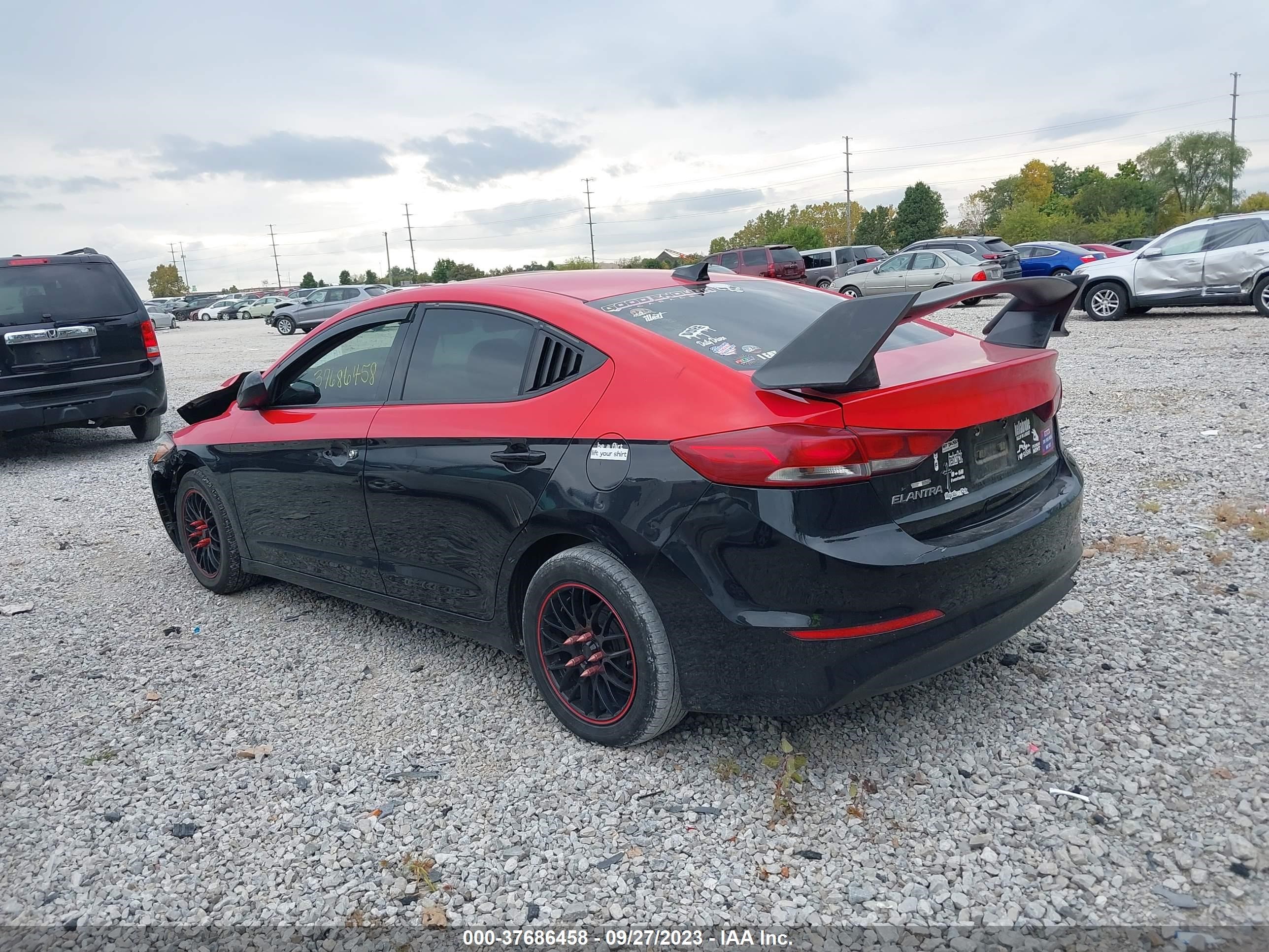 Photo 2 VIN: 5NPD84LF2HH200717 - HYUNDAI ELANTRA 