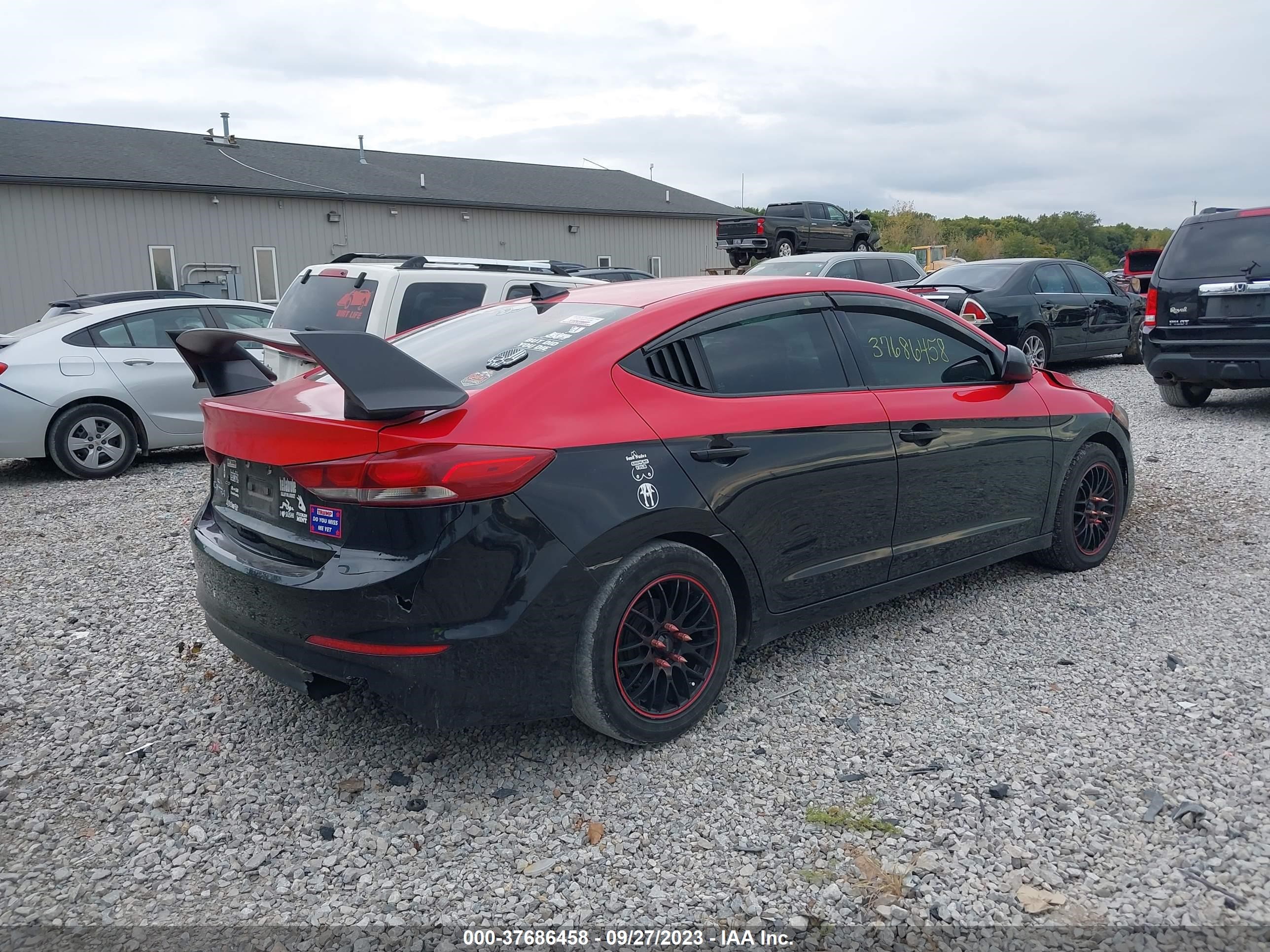 Photo 3 VIN: 5NPD84LF2HH200717 - HYUNDAI ELANTRA 