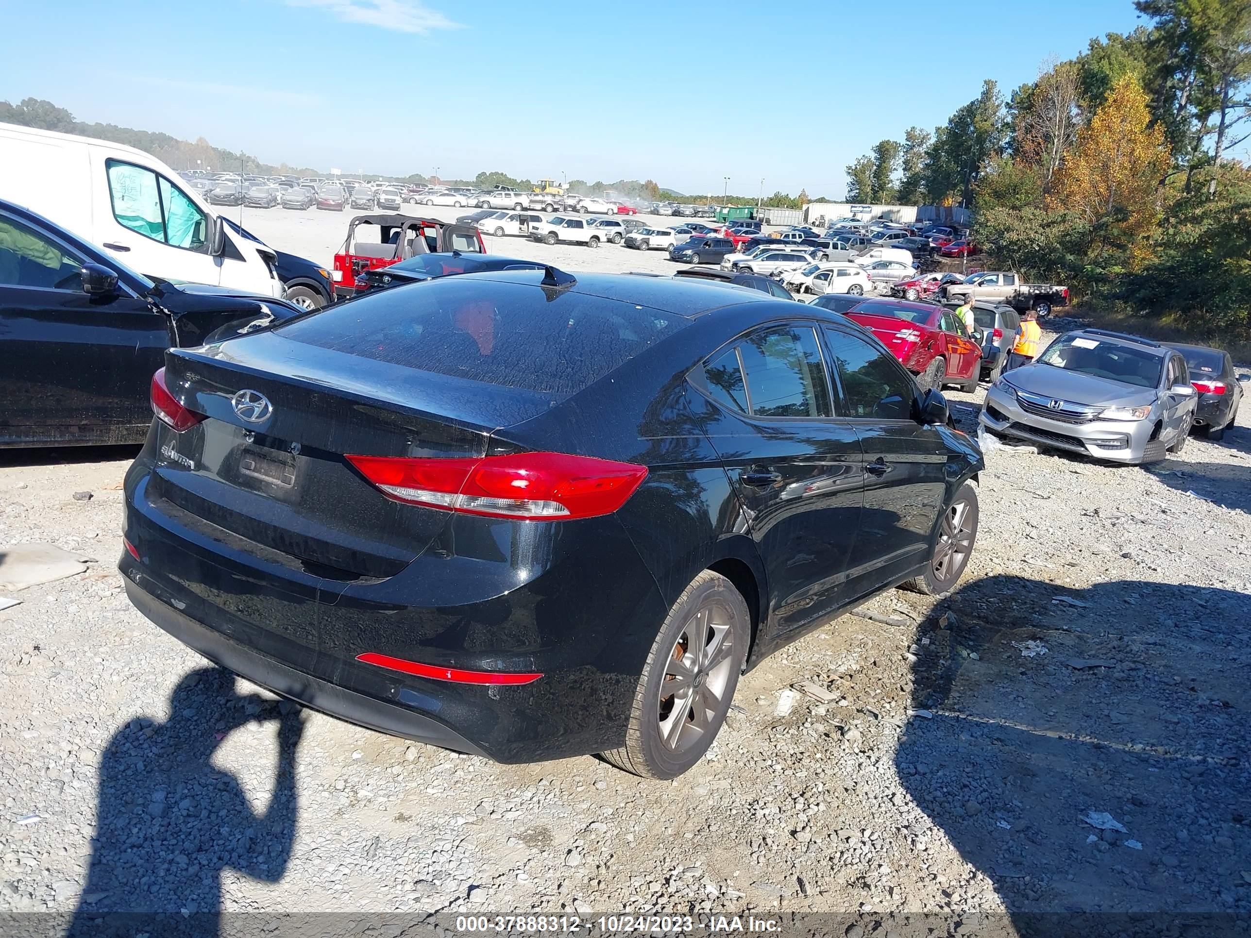 Photo 3 VIN: 5NPD84LF2JH217538 - HYUNDAI ELANTRA 