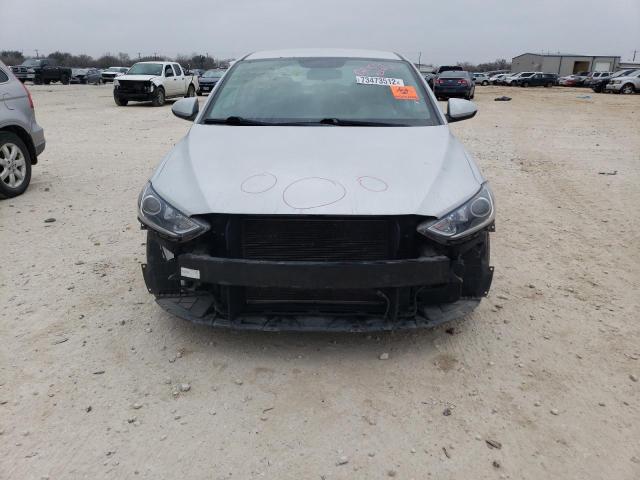 Photo 4 VIN: 5NPD84LF2JH235697 - HYUNDAI ELANTRA SE 