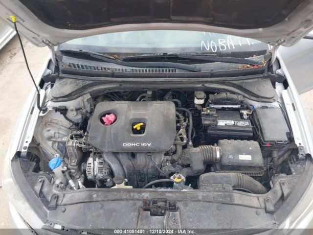 Photo 9 VIN: 5NPD84LF2JH252371 - HYUNDAI ELANTRA 