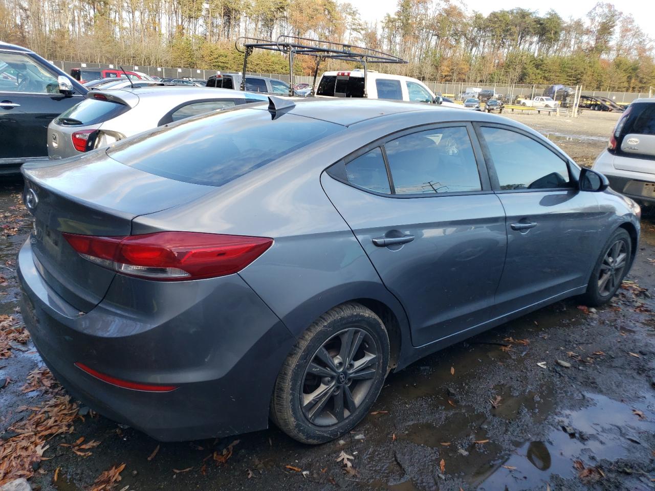 Photo 2 VIN: 5NPD84LF2JH265864 - HYUNDAI ELANTRA 