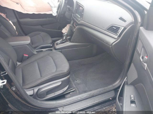 Photo 4 VIN: 5NPD84LF2JH290747 - HYUNDAI ELANTRA 