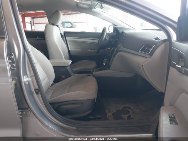 Photo 4 VIN: 5NPD84LF2JH290876 - HYUNDAI ELANTRA 