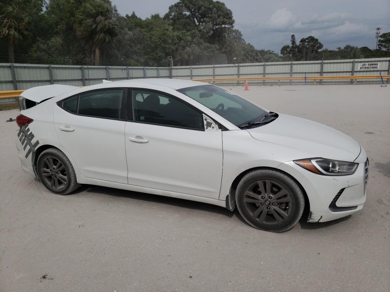 Photo 3 VIN: 5NPD84LF2JH291283 - HYUNDAI ELANTRA 