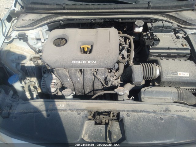 Photo 9 VIN: 5NPD84LF2JH299948 - HYUNDAI ELANTRA 