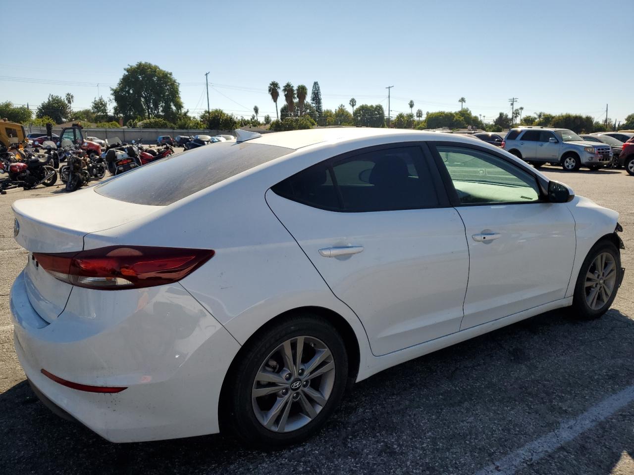 Photo 2 VIN: 5NPD84LF2JH315095 - HYUNDAI ELANTRA 