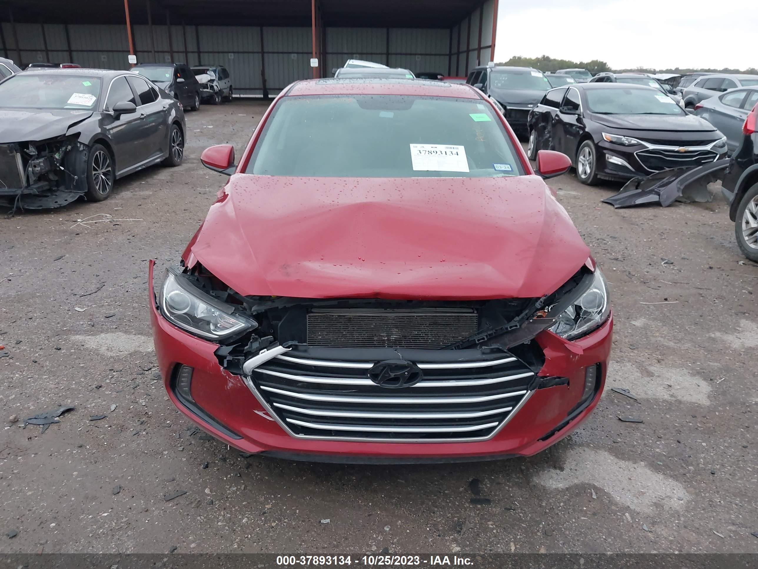 Photo 11 VIN: 5NPD84LF2JH327912 - HYUNDAI ELANTRA 