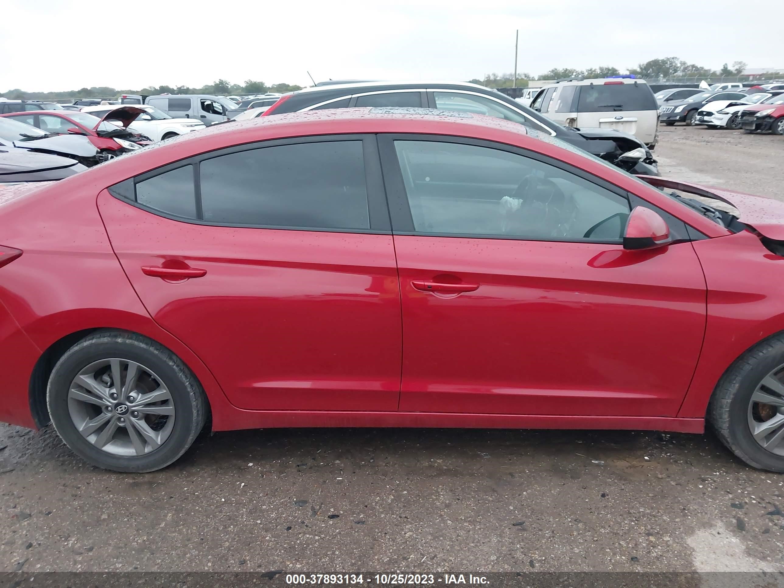 Photo 12 VIN: 5NPD84LF2JH327912 - HYUNDAI ELANTRA 