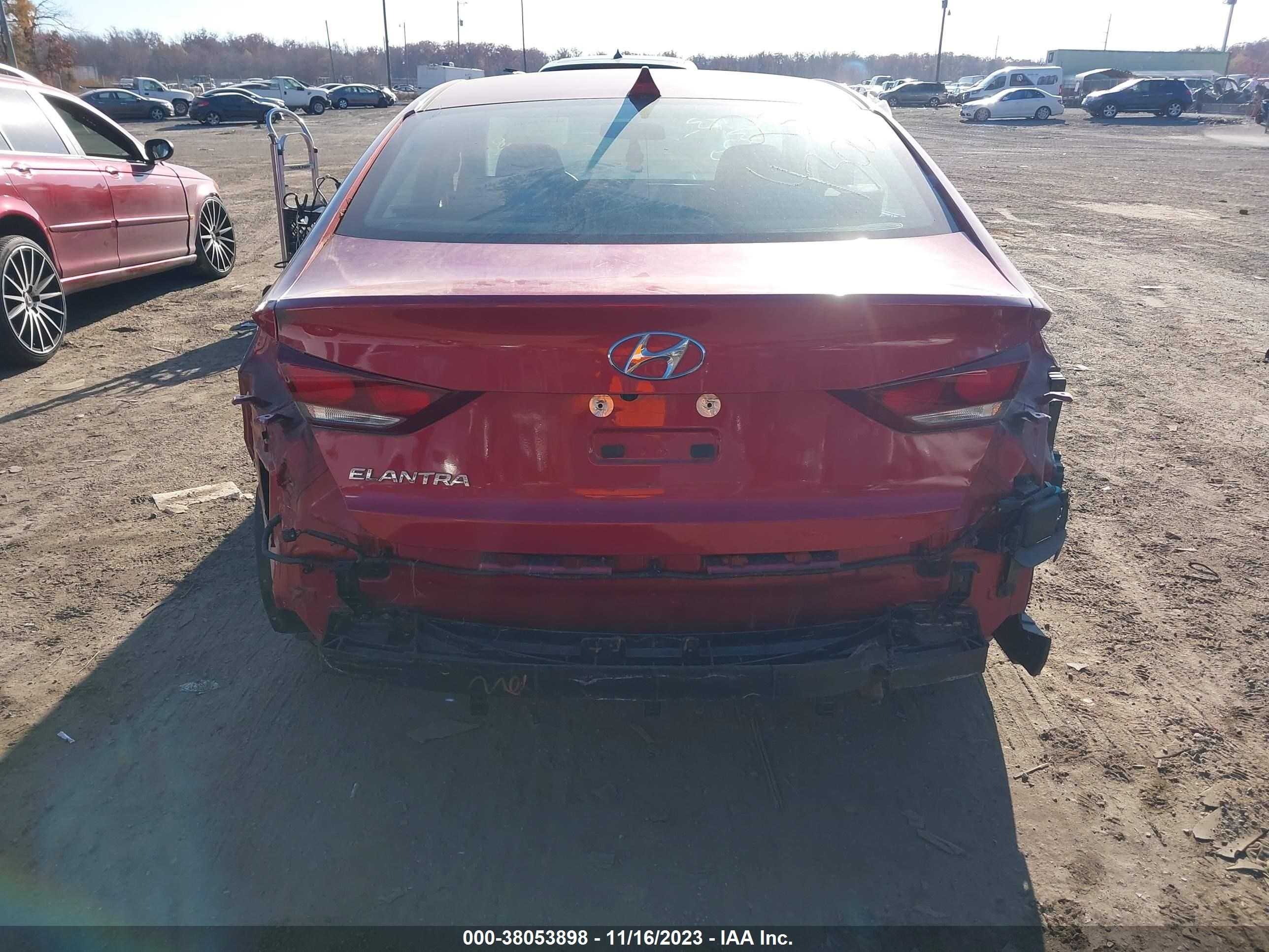 Photo 15 VIN: 5NPD84LF2JH336660 - HYUNDAI ELANTRA 