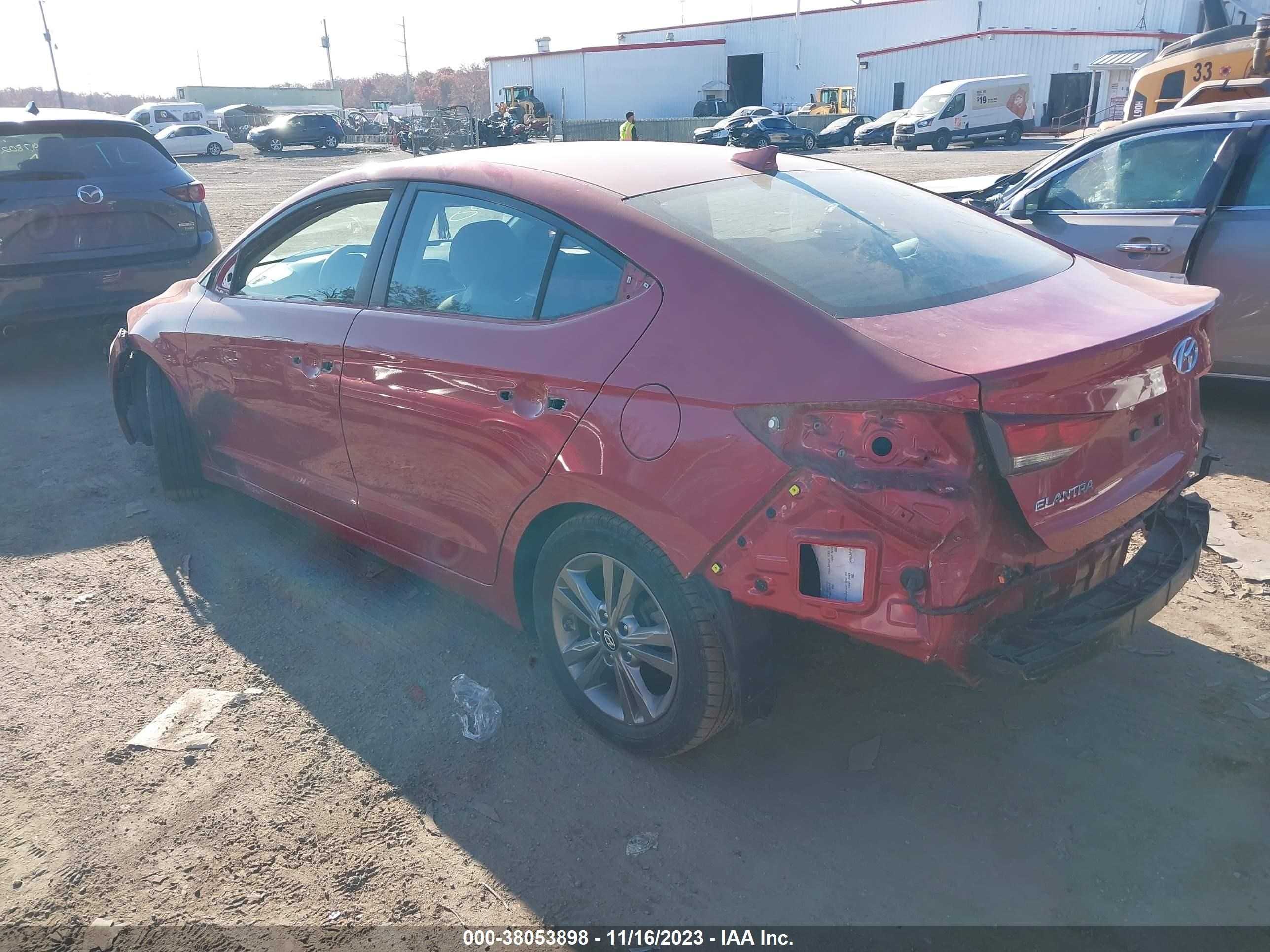 Photo 2 VIN: 5NPD84LF2JH336660 - HYUNDAI ELANTRA 