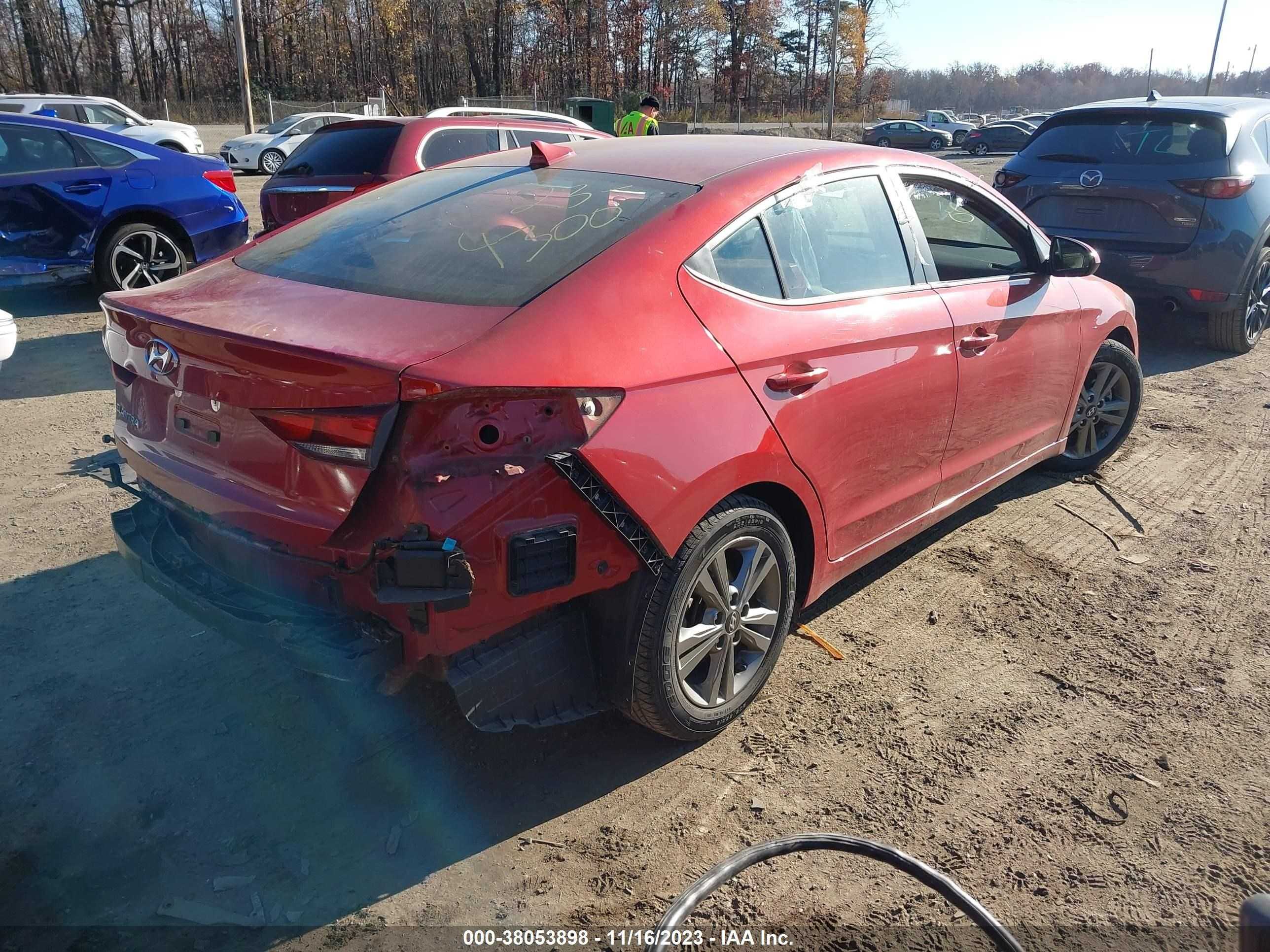 Photo 3 VIN: 5NPD84LF2JH336660 - HYUNDAI ELANTRA 