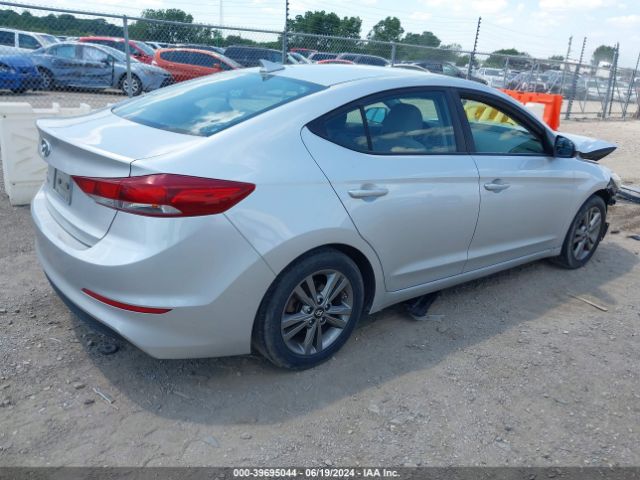 Photo 3 VIN: 5NPD84LF2JH356682 - HYUNDAI ELANTRA 