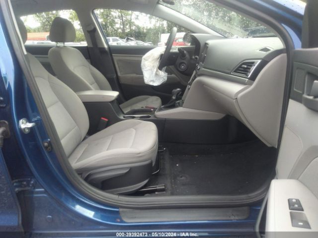 Photo 4 VIN: 5NPD84LF2JH367469 - HYUNDAI ELANTRA 