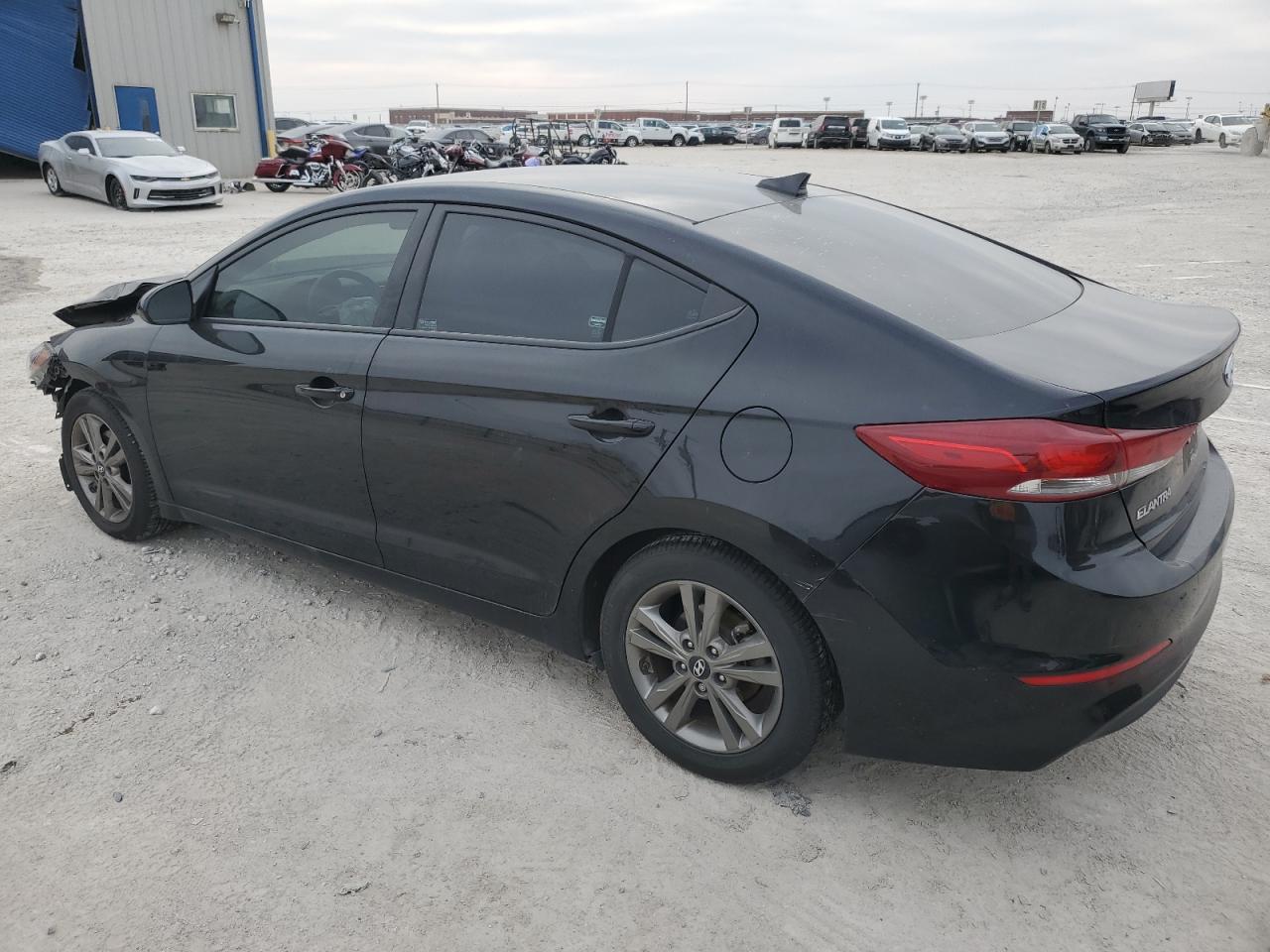 Photo 1 VIN: 5NPD84LF2JH388385 - HYUNDAI ELANTRA 