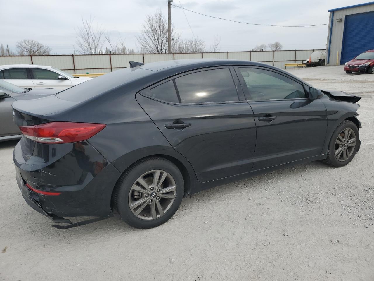 Photo 2 VIN: 5NPD84LF2JH388385 - HYUNDAI ELANTRA 