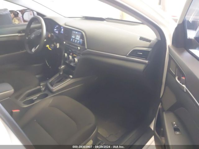 Photo 4 VIN: 5NPD84LF2KH427462 - HYUNDAI ELANTRA 