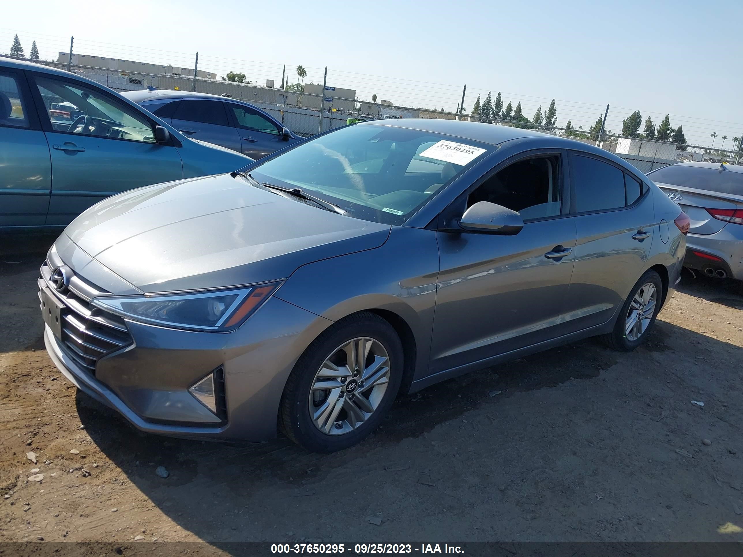 Photo 12 VIN: 5NPD84LF2KH436453 - HYUNDAI ELANTRA 