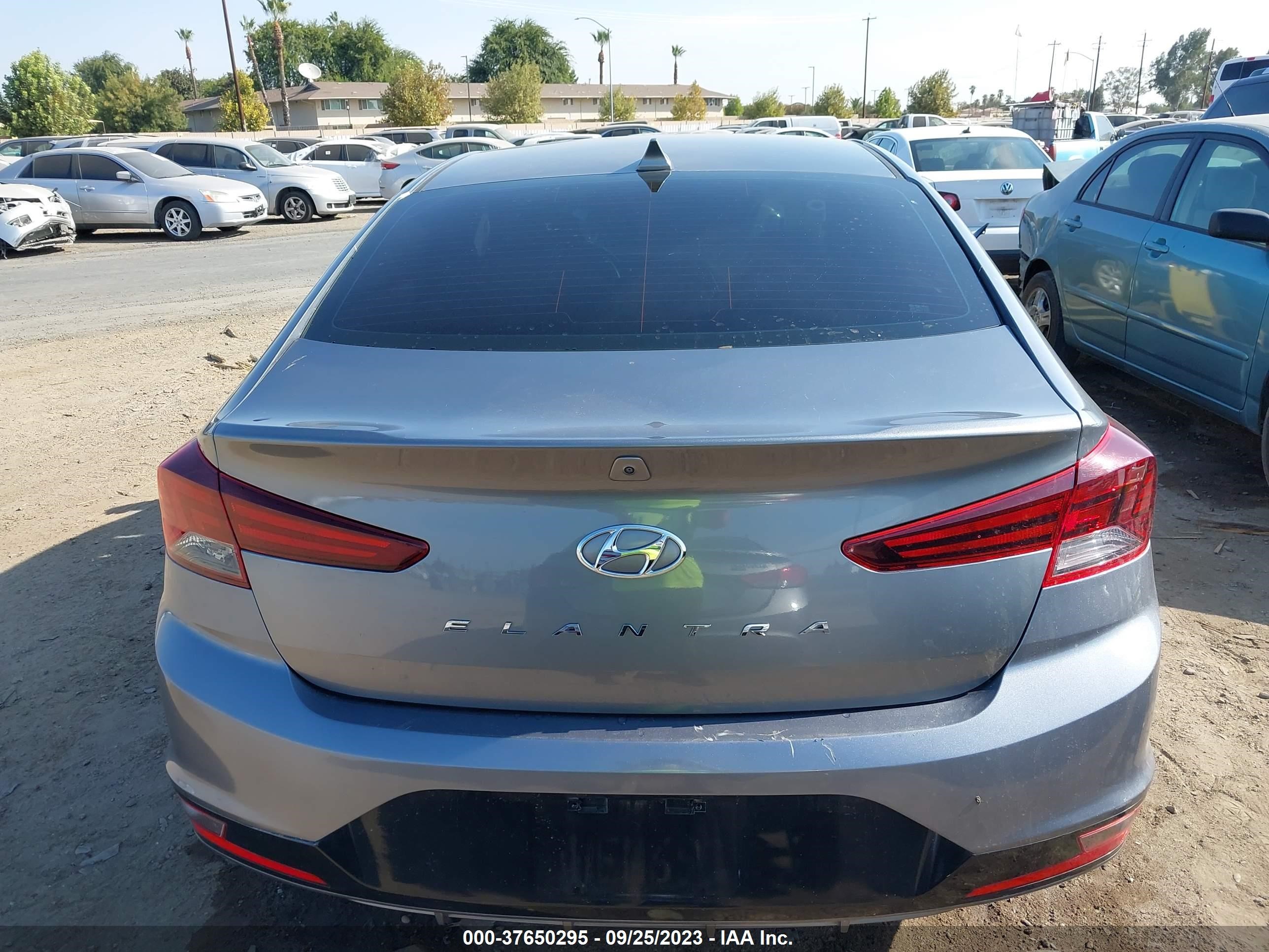 Photo 14 VIN: 5NPD84LF2KH436453 - HYUNDAI ELANTRA 