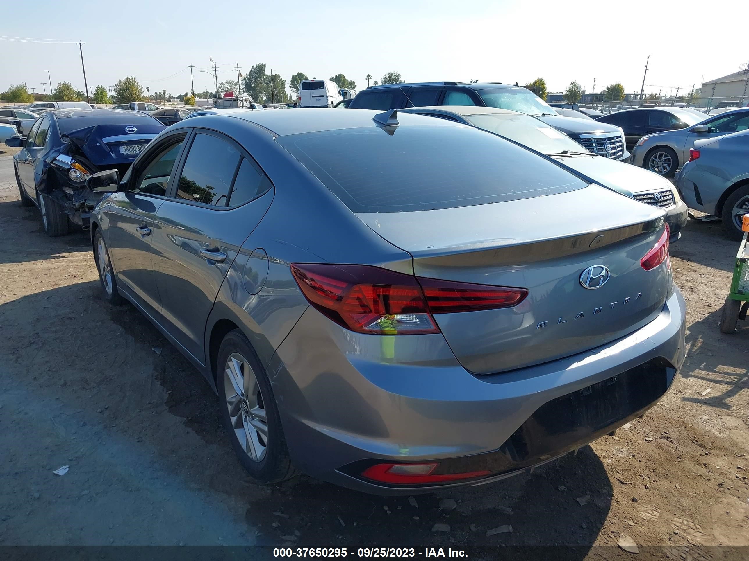 Photo 2 VIN: 5NPD84LF2KH436453 - HYUNDAI ELANTRA 