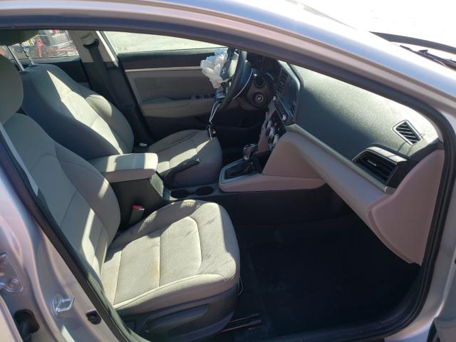 Photo 4 VIN: 5NPD84LF2KH436498 - HYUNDAI ELANTRA SE 