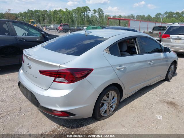 Photo 3 VIN: 5NPD84LF2KH440177 - HYUNDAI ELANTRA 