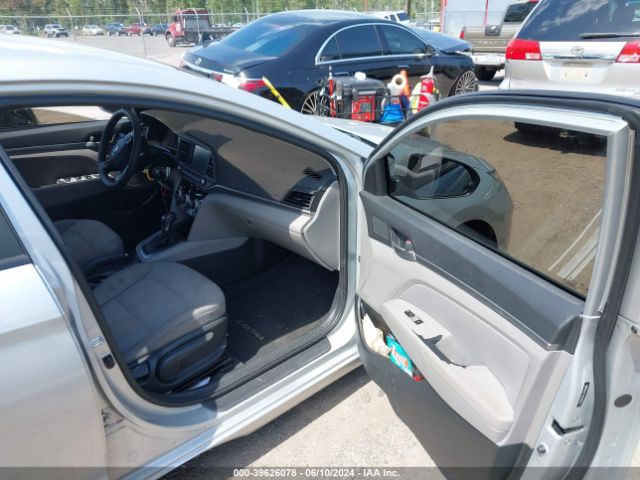 Photo 4 VIN: 5NPD84LF2KH440177 - HYUNDAI ELANTRA 