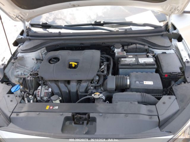 Photo 9 VIN: 5NPD84LF2KH440177 - HYUNDAI ELANTRA 