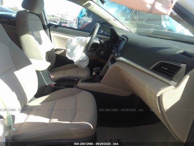 Photo 4 VIN: 5NPD84LF2KH448196 - HYUNDAI ELANTRA 