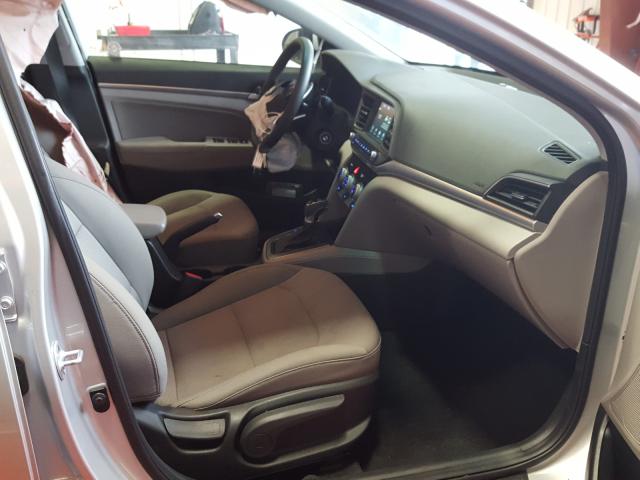 Photo 4 VIN: 5NPD84LF2KH456976 - HYUNDAI ELANTRA SE 