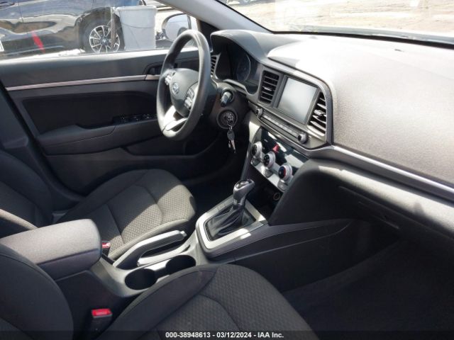 Photo 4 VIN: 5NPD84LF2KH463216 - HYUNDAI ELANTRA 