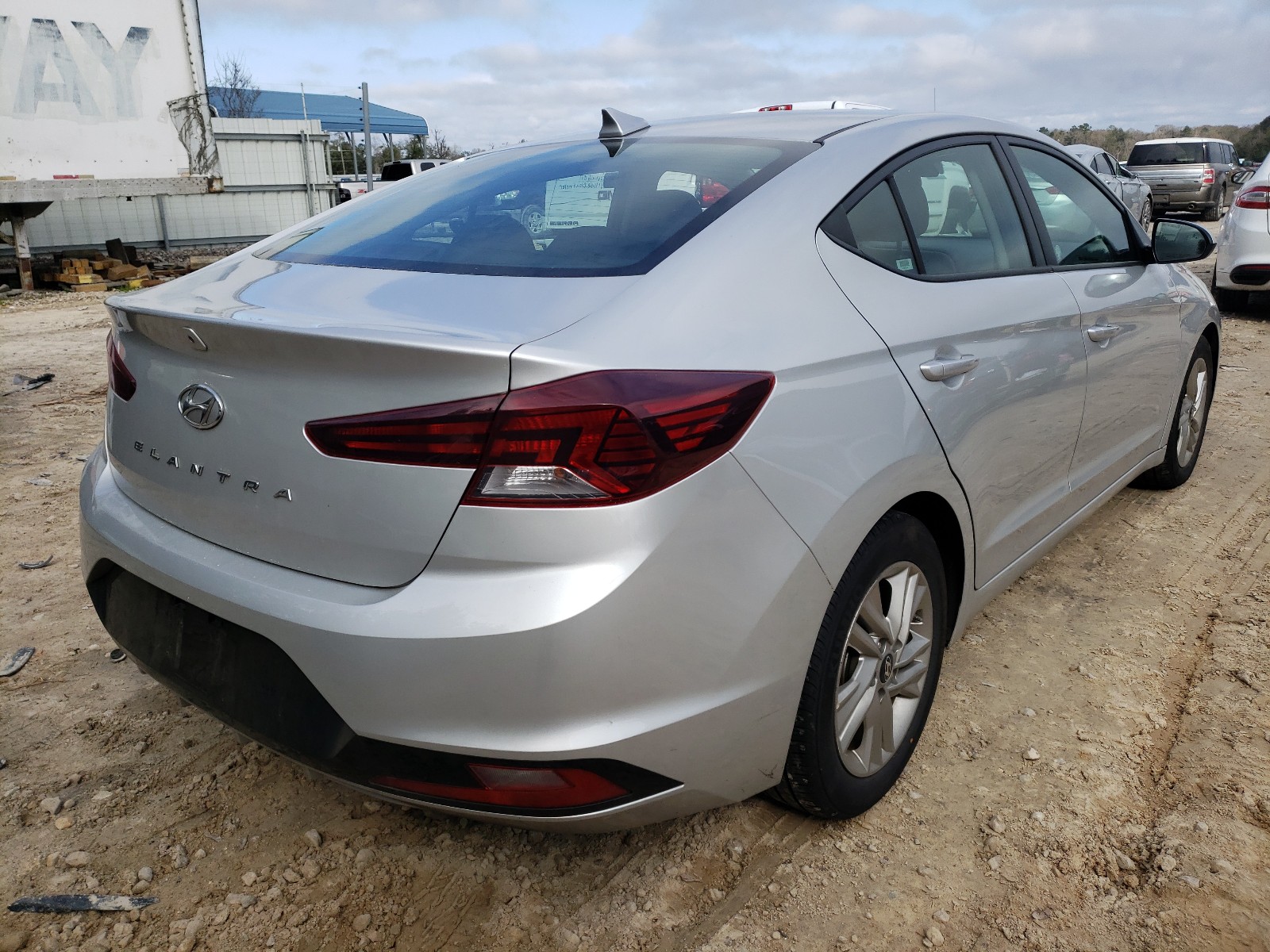 Photo 3 VIN: 5NPD84LF2KH468514 - HYUNDAI ELANTRA SE 