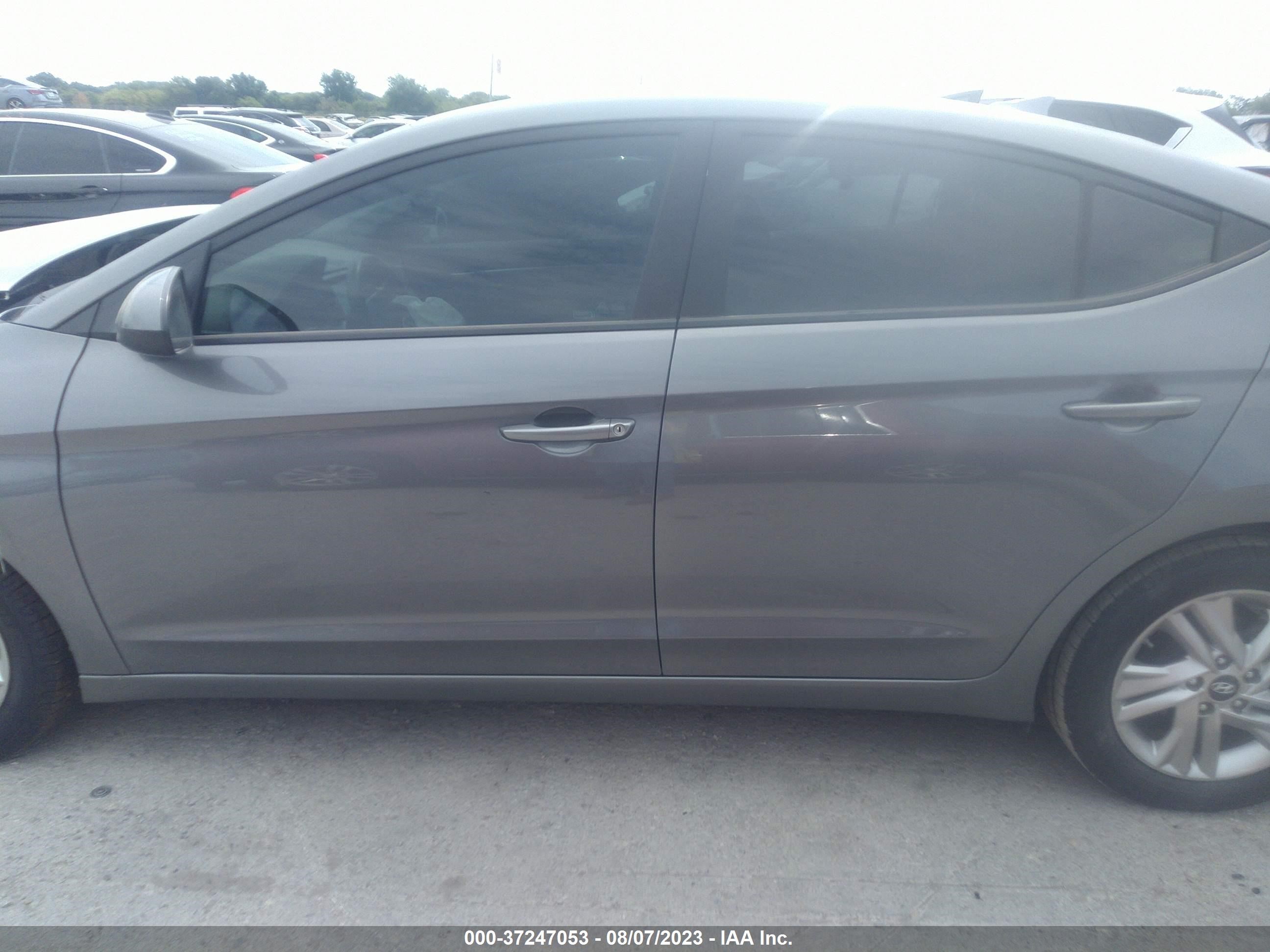 Photo 13 VIN: 5NPD84LF2KH484910 - HYUNDAI ELANTRA 