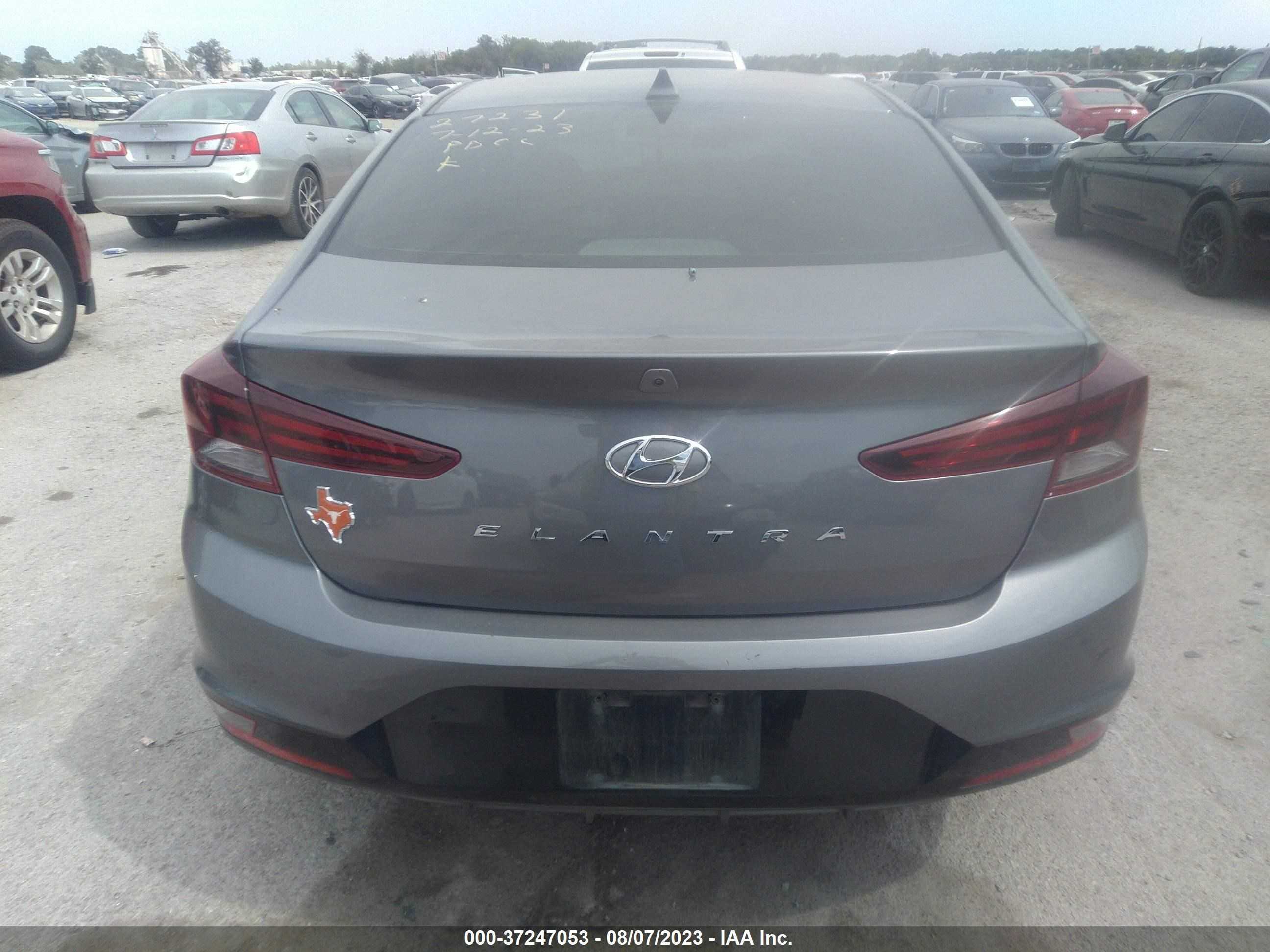 Photo 15 VIN: 5NPD84LF2KH484910 - HYUNDAI ELANTRA 