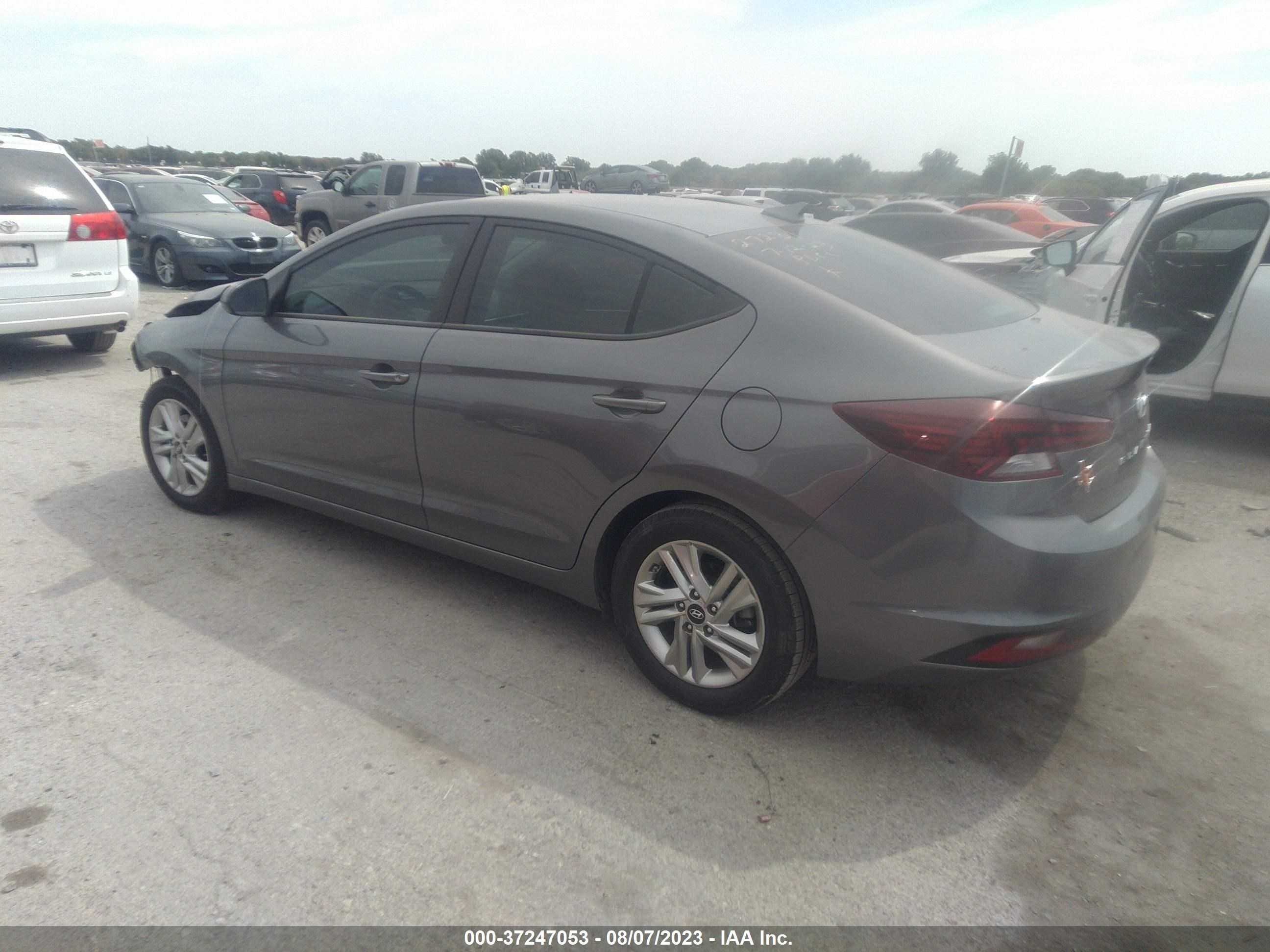 Photo 2 VIN: 5NPD84LF2KH484910 - HYUNDAI ELANTRA 