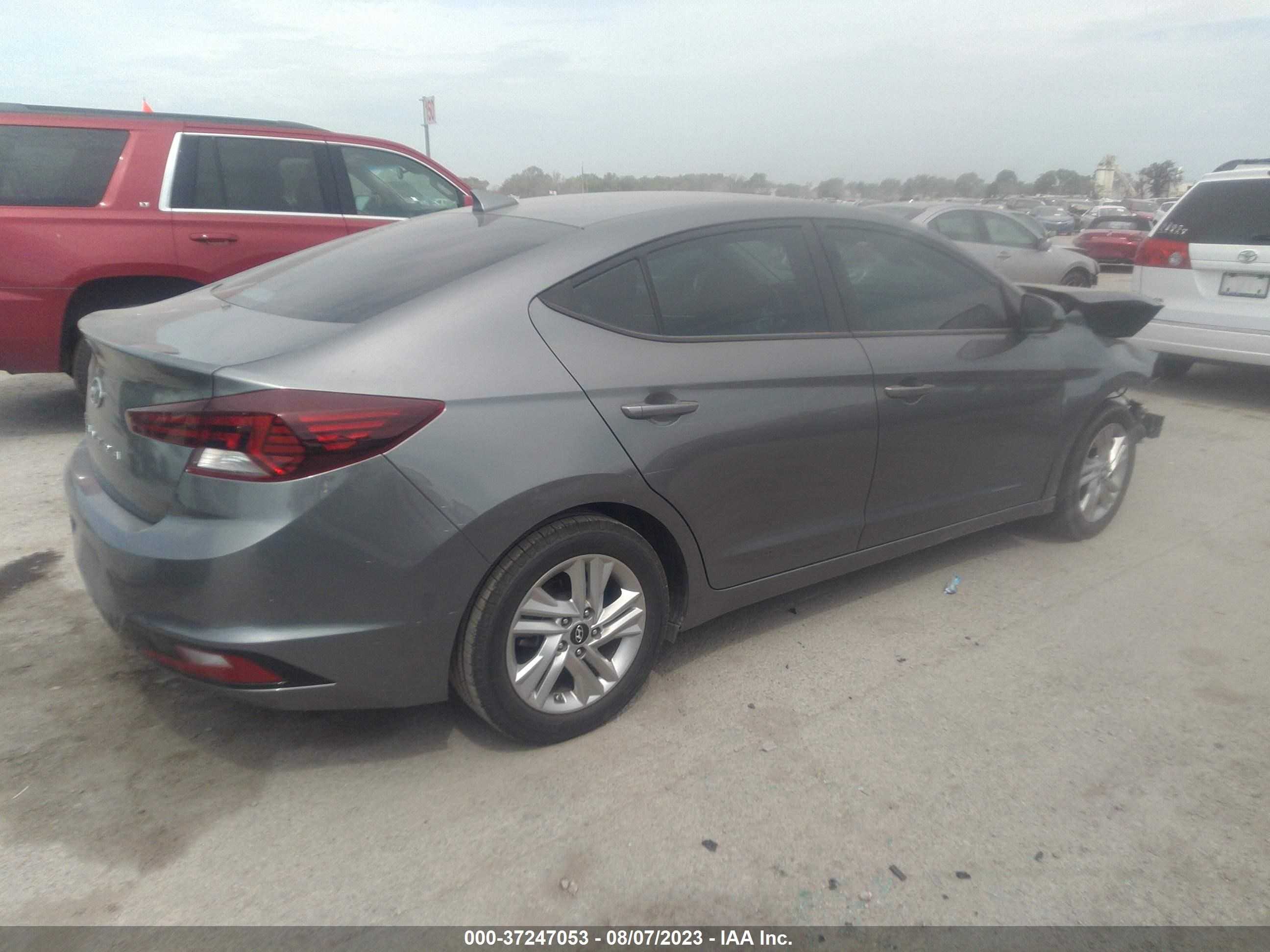 Photo 3 VIN: 5NPD84LF2KH484910 - HYUNDAI ELANTRA 