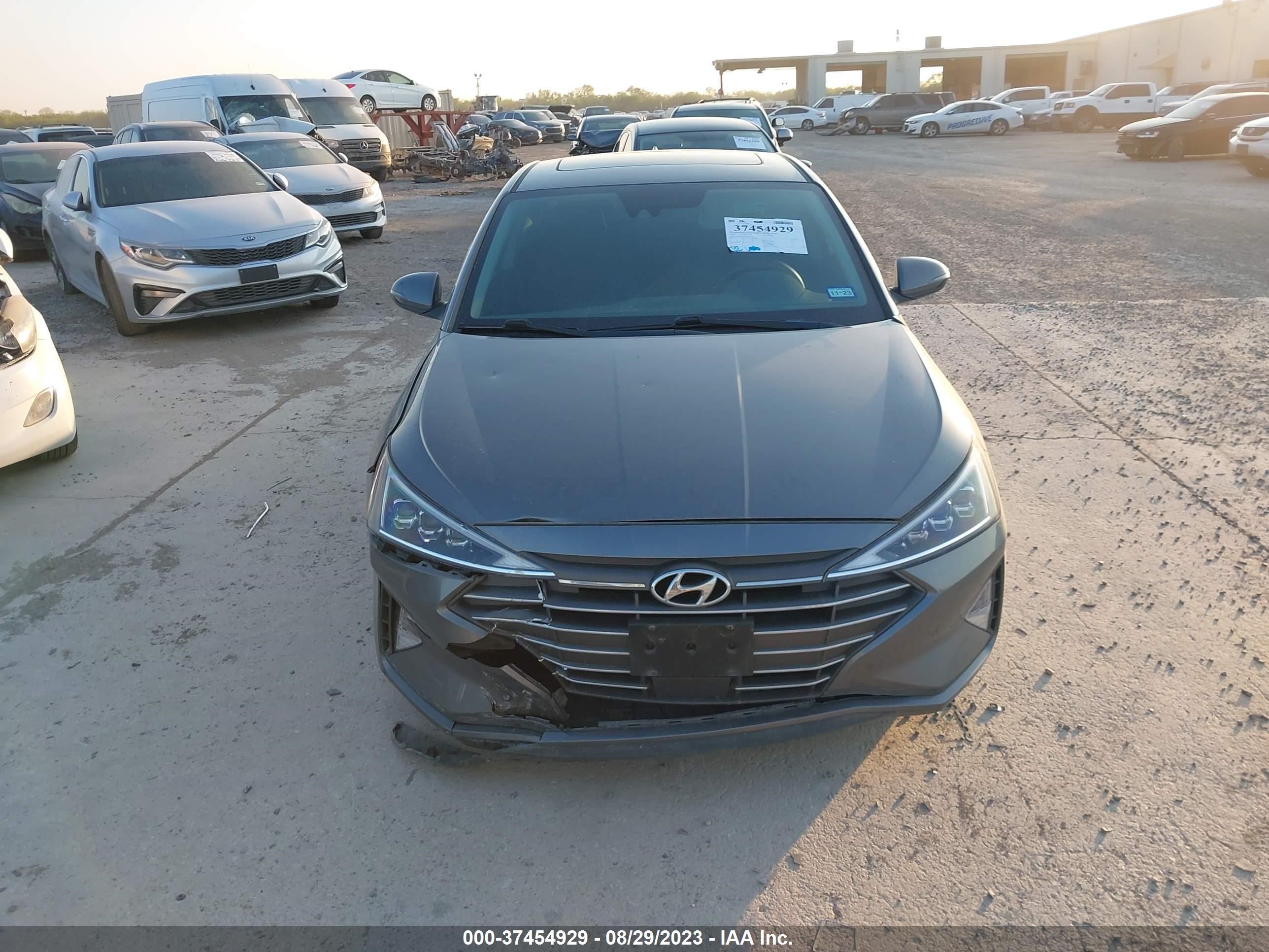 Photo 11 VIN: 5NPD84LF2LH527675 - HYUNDAI ELANTRA 