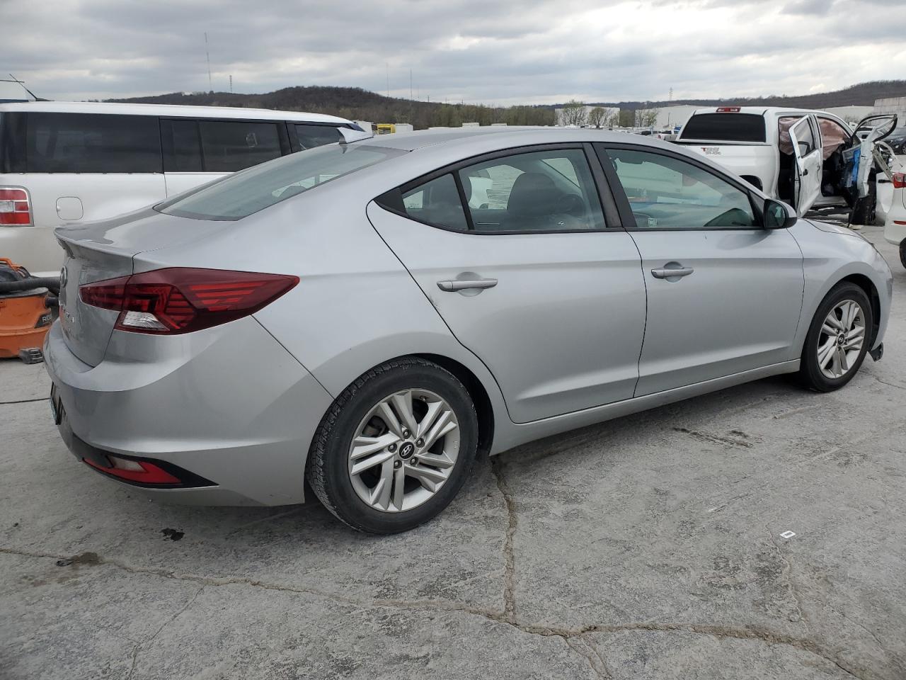 Photo 2 VIN: 5NPD84LF2LH571966 - HYUNDAI ELANTRA 