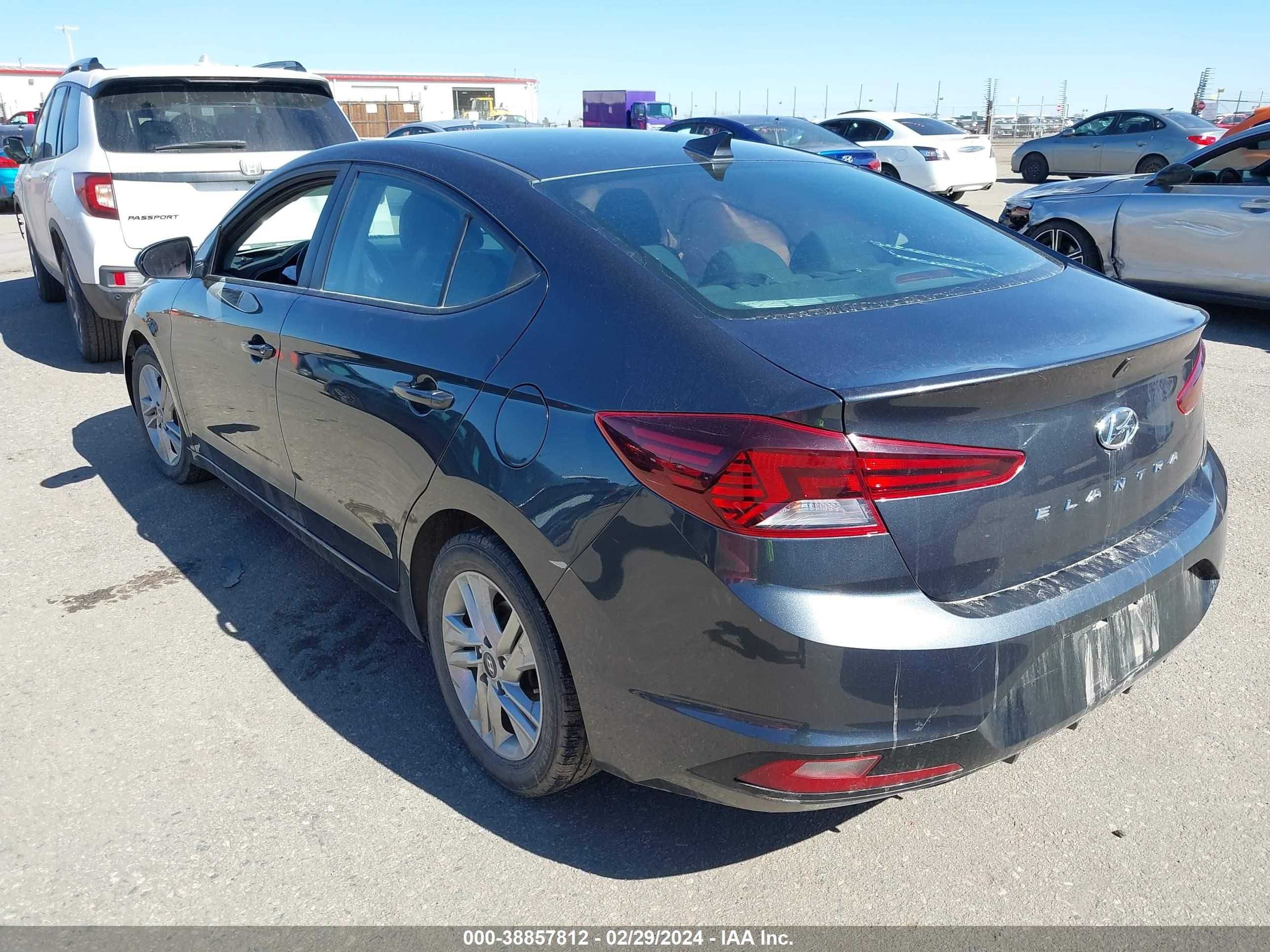 Photo 2 VIN: 5NPD84LF2LH576522 - HYUNDAI ELANTRA 