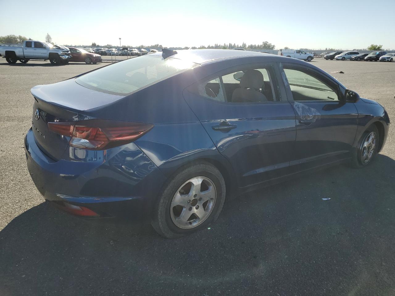 Photo 2 VIN: 5NPD84LF2LH582482 - HYUNDAI ELANTRA 