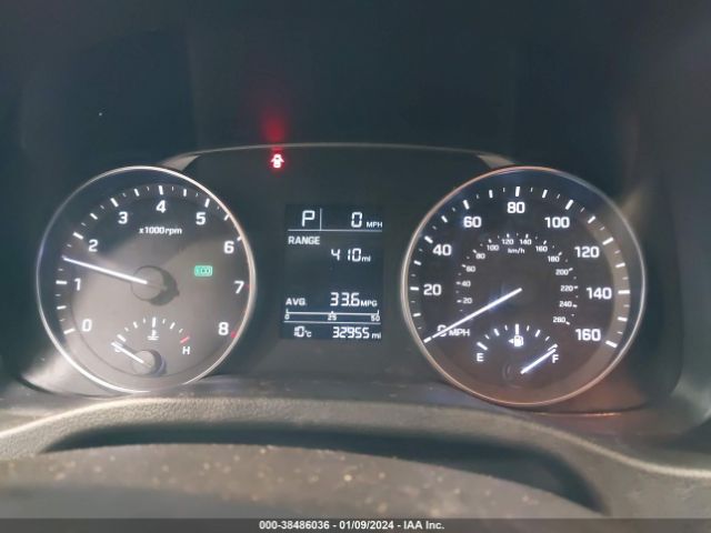 Photo 6 VIN: 5NPD84LF3HH011817 - HYUNDAI ELANTRA 