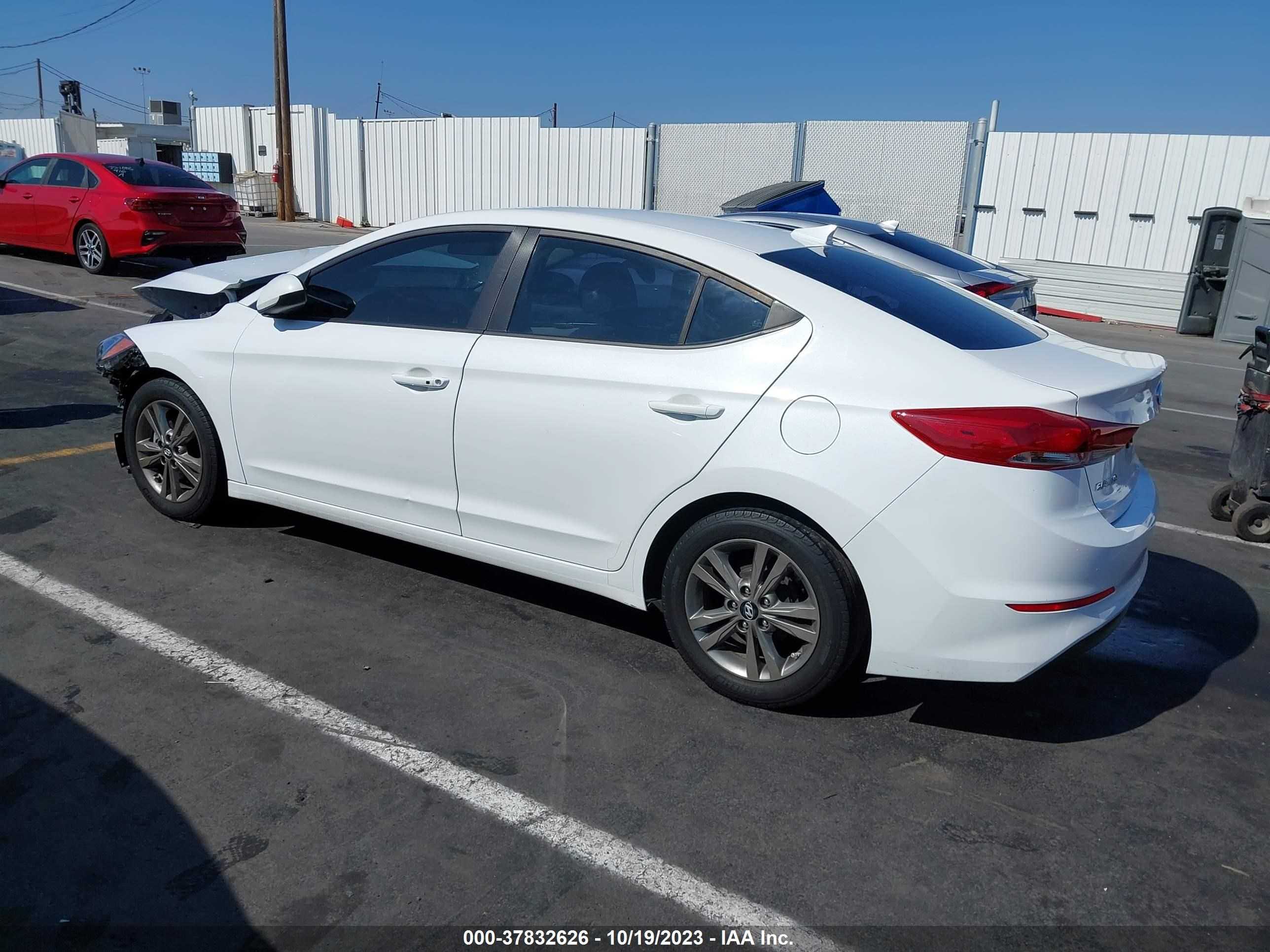 Photo 2 VIN: 5NPD84LF3HH017763 - HYUNDAI ELANTRA 