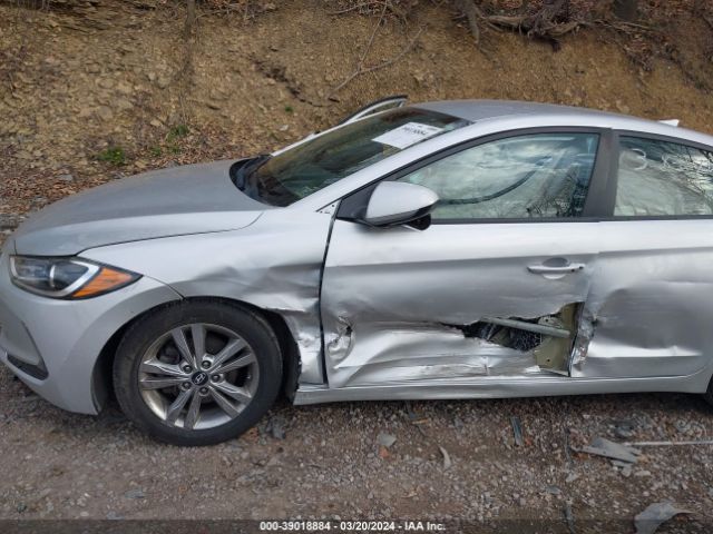 Photo 5 VIN: 5NPD84LF3HH048687 - HYUNDAI ELANTRA 