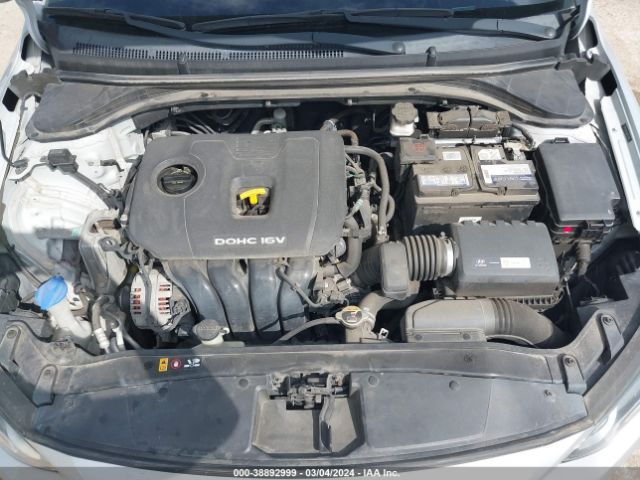 Photo 9 VIN: 5NPD84LF3HH057180 - HYUNDAI ELANTRA 