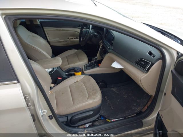 Photo 4 VIN: 5NPD84LF3HH069801 - HYUNDAI ELANTRA 